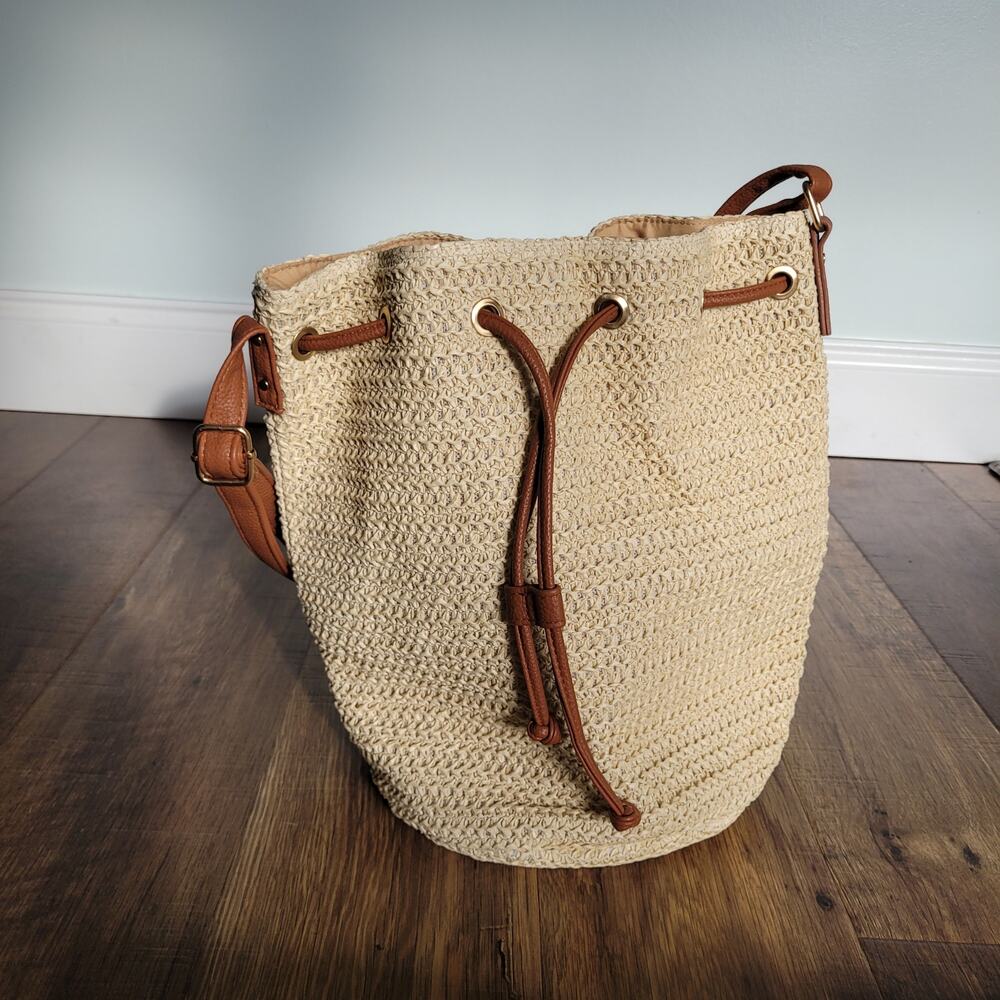 Montce Tan Beige Brown Bucket Bag Adjustable Leather Strap Purse